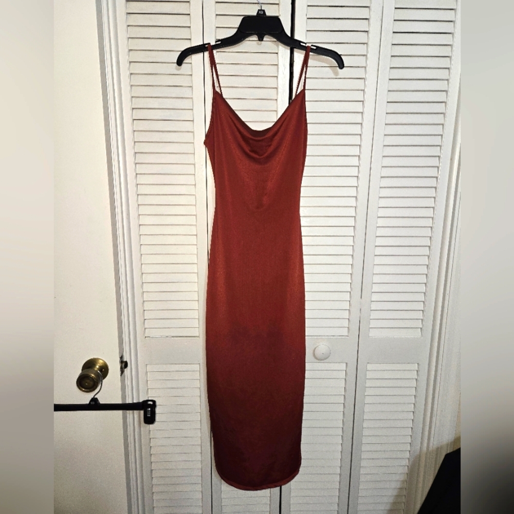 MRT 1030 Women's S Elegant Rust Slip Dress